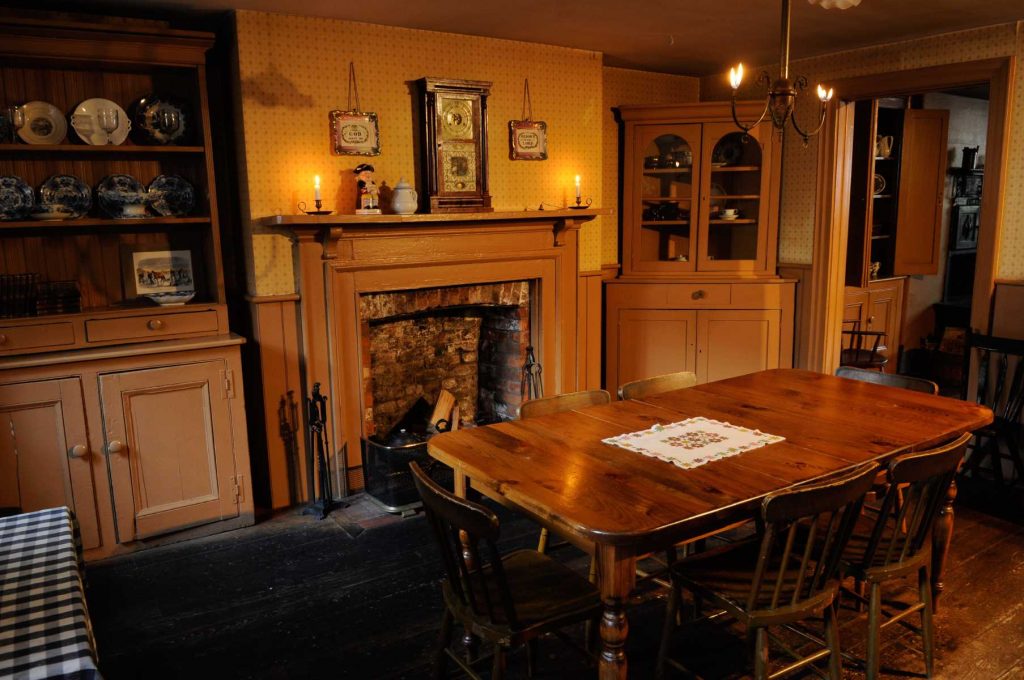 Mackenzie House toronto haunted house