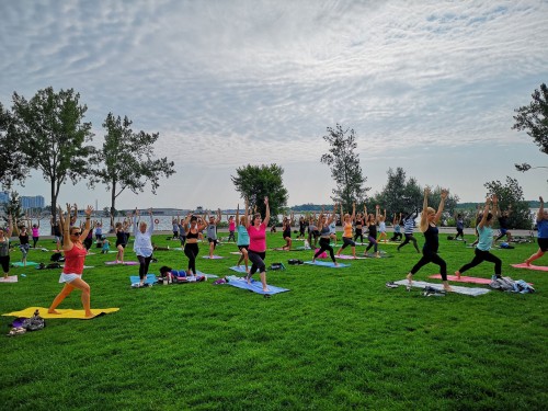 FREE YOGA CLASSES IN TRILLIUM PARK