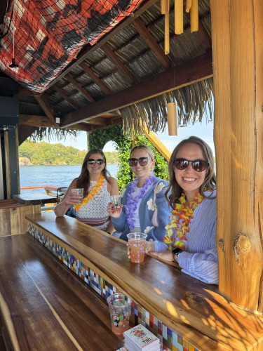 1000 Islands Tiki Cruises
