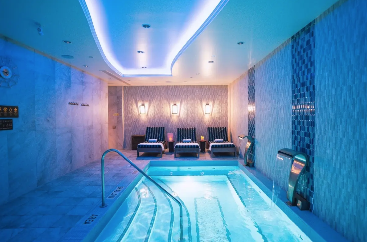 124 on Queen Hotel and Spa